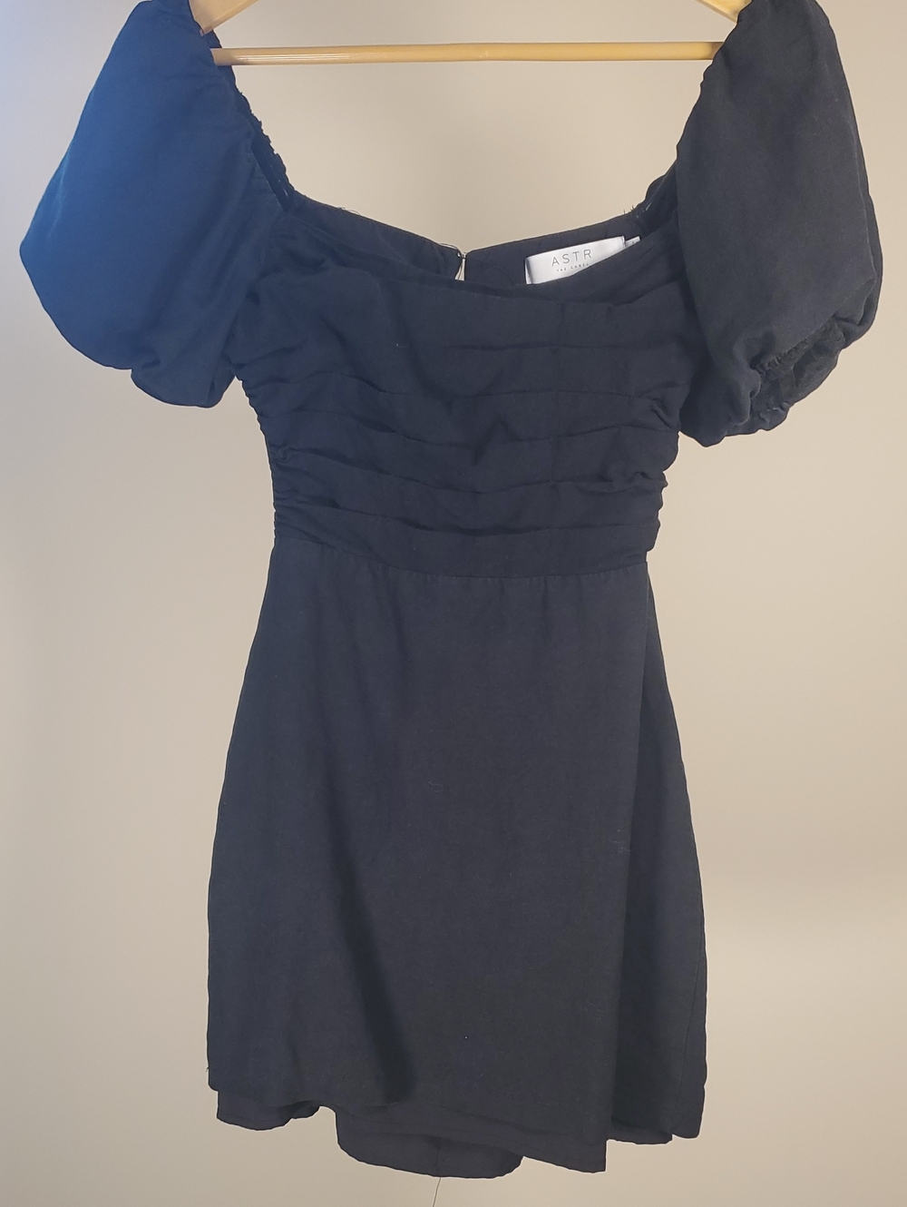ASTR Black Puff-Sleeve Mini Dress
